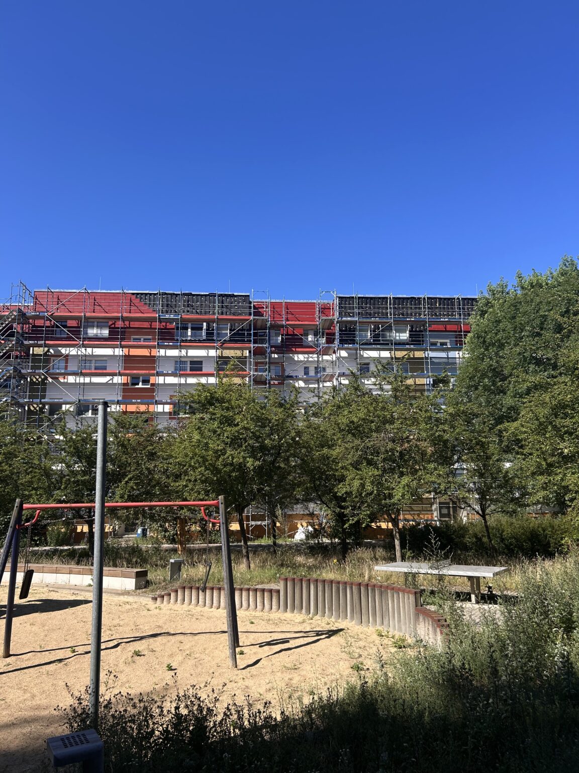 fassadengestaltung-berlin-neu-hohenschoenhausen-hinterhof