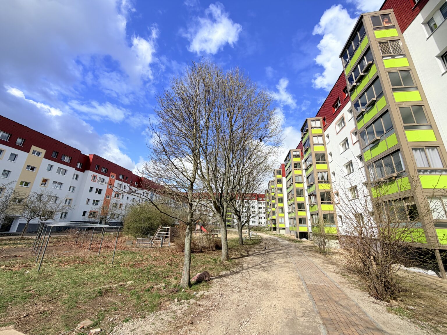 fassadengestaltung-berlin-neu-hohenschoenhausen-hofansicht